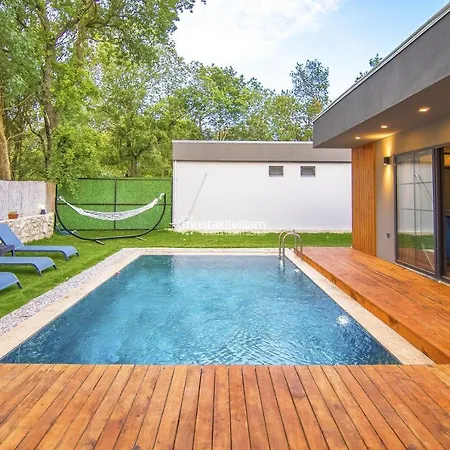 Nil Villa